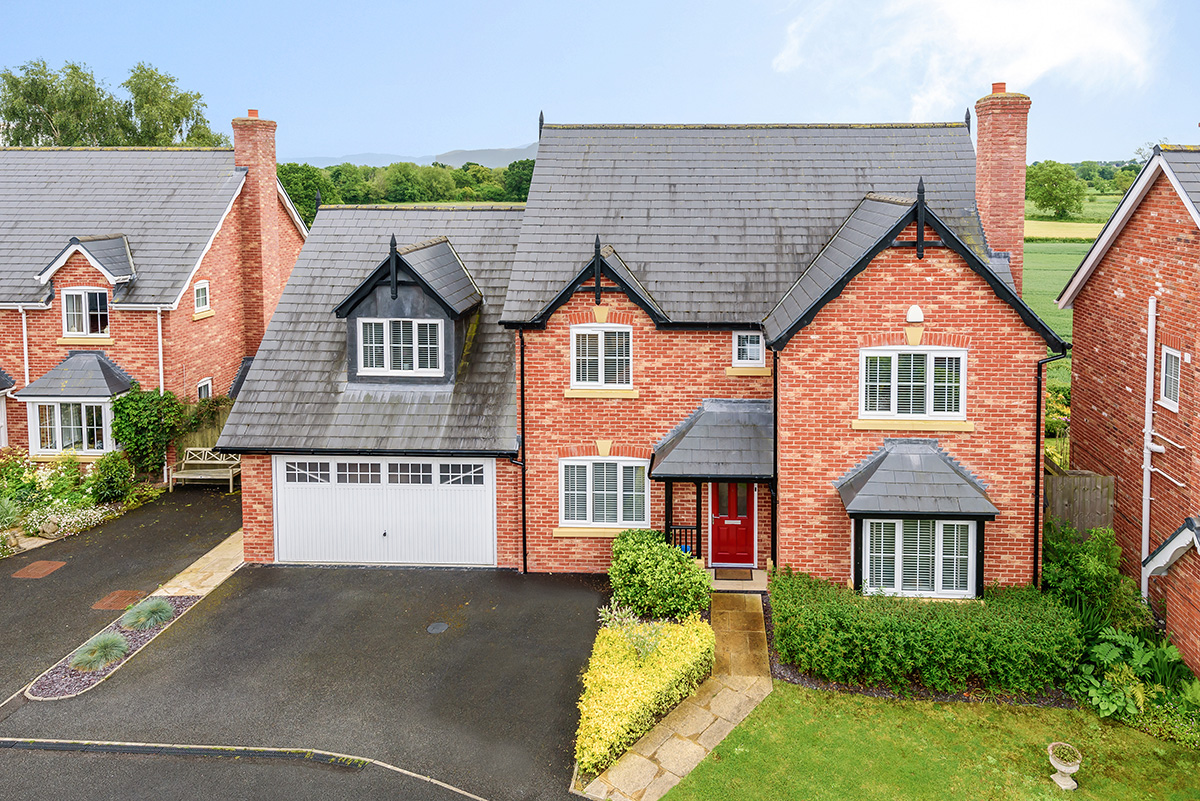 Parc Llwyfen, llanymynech Daniel James Residential